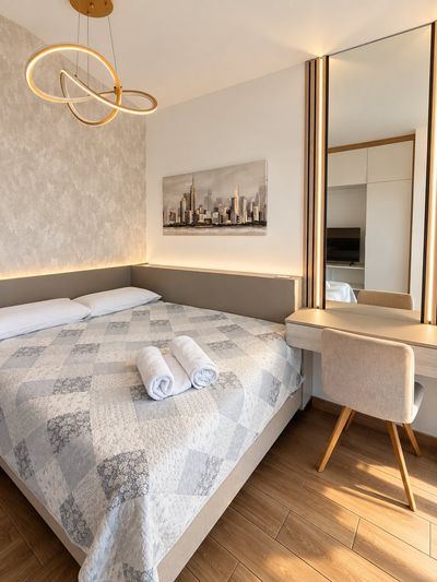 Sunset Suite — Dormitorio con cama de dos plazas
